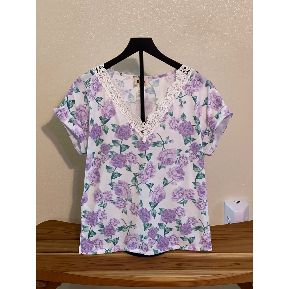 BiBi Women's Floral Print V‎ Neck Lace Trim Short Sleeve Top Purple Flowers